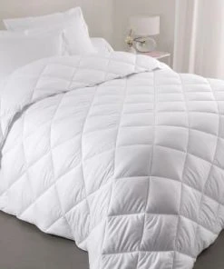 Becquet Couette 140x200 Microfibre 250 G/m2 Tempérée -Boutique Maisons du Monde couette 140x200 microfibre 250 g m2 temperee 1