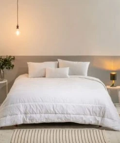 BLEU CALIN Couette Chaude 400g/m2 Anti-punaises De Lit 240x260cm 5 BLEU CALIN Couette Chaude 400g/m2 Anti-punaises De Lit 240x260cm -Boutique Maisons du Monde couette chaude 400g m2 anti punaises de lit 240x260cm 1