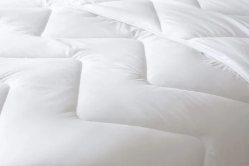 Abeil Couette Chaude Anti-acariens 220 X 240 Cm Polyester Blanc 5 Abeil Couette Chaude Anti-acariens 220 X 240 Cm Polyester Blanc – Image 3
