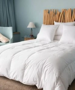 Castex Couette Naturelle Légère En Duvet Et Coton Bio 260x240 cm -Boutique Maisons du Monde couette naturelle legere en duvet et coton bio 260x240 cm 1