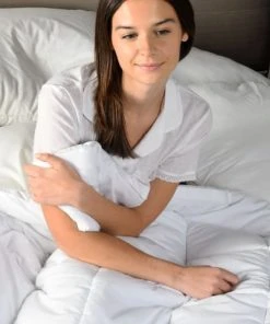 Sensei Maison Couette Naturelle TEMPEREE 50% Duvet 200x200 Cm -Boutique Maisons du Monde couette naturelle temperee 50 duvet 200x200 cm 1