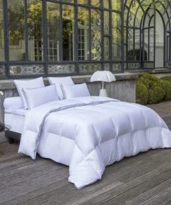 Drouault Couette PALAIS DES REVES - 70% Duvet D'oie - Tempérée 220x240 Cm -Boutique Maisons du Monde couette palais des reves 70 duvet d oie temperee 220x240 cm 1