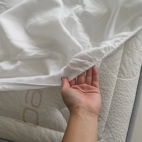Olympe Pack Protège Matelas + Couette + Oreiller 160x200 6 Olympe Pack Protège Matelas + Couette + Oreiller 160x200 – Image 4