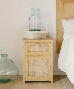 Hannun Table De Chevet Avec Etagère En Bois D'épicéa Couleur Naturelle -Boutique Maisons du Monde table de chevet avec etagere en bois d epicea couleur naturelle 1