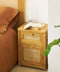 Hannun Table De Chevet Avec Etagère En épicéa Stratifié Couleur Beige -Boutique Maisons du Monde table de chevet avec etagere en epicea stratifie couleur beige 1