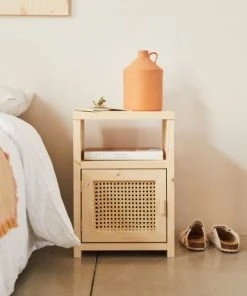 Hannun Table De Chevet Avec Porte En épicéa Stratifié Couleur Beige -Boutique Maisons du Monde table de chevet avec porte en epicea stratifie couleur beige 1