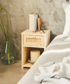 Hannun Table De Chevet Avec Tiroir En Bois D'épicéa De Couleur Beige -Boutique Maisons du Monde table de chevet avec tiroir en bois d epicea de couleur beige 2