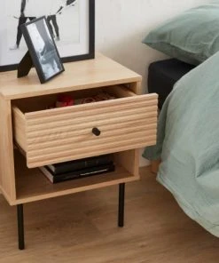 Alice's Garden Table De Chevet Effet Bois Rainuré -Boutique Maisons du Monde table de chevet effet bois rainure 2