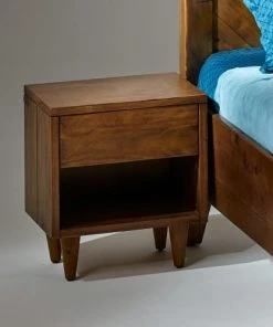 Robin Des Bois Table De Chevet En Bois Massif -Boutique Maisons du Monde table de chevet en bois massif 1