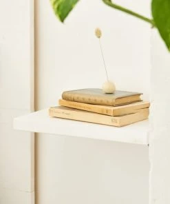 Hannun Table De Chevet Flottante Avec Etagère En Bois De Couleur Blanc -Boutique Maisons du Monde table de chevet flottante avec etagere en bois de couleur blanc 4