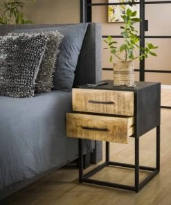 Vivabita Table De Chevet Industrielle En Métal Et Bois Massif -Boutique Maisons du Monde table de chevet industrielle en metal et bois massif 2