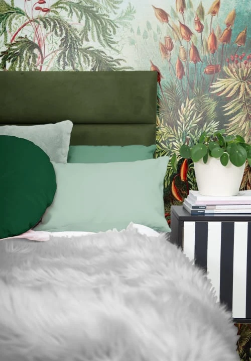 RNT By Really Nice Things Tête De Lit En Contreplaqué Et Velours Couleur Vert Sauge. 4 RNT By Really Nice Things Tête De Lit En Contreplaqué Et Velours Couleur Vert Sauge. – Image 2