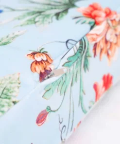 RNT By Really Nice Things Tête De Lit En Velours Et Mousse Imprimé Floral, Fond Bleu Clair. -Boutique Maisons du Monde tete de lit en velours et mousse imprime floral fond bleu clair 2